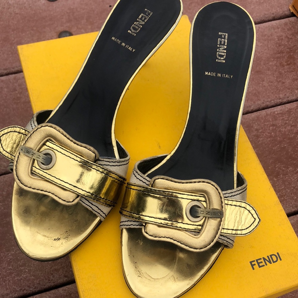 Fendi gold sandalt